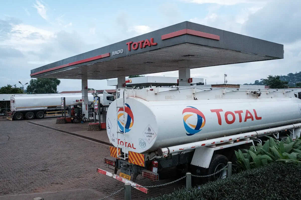 Ouganda: 47 militants contre le mégaprojet de TotalEnergies arrêtés