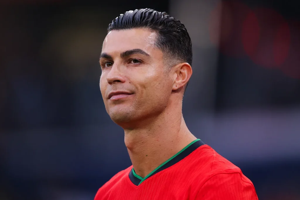 Portugal : le retourné acrobatique de Cristiano Ronaldo pour s'offrir un doublé (vidéo)