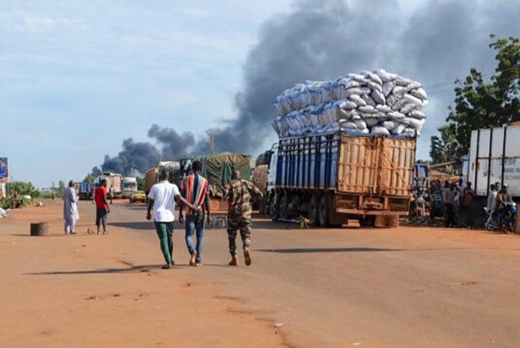 Mali : cette puissante organisation internationale suspend ses activités à...