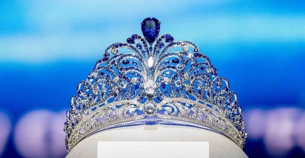Rejetée en Afrique du Sud, elle remporte le concours de Miss dans ce pays