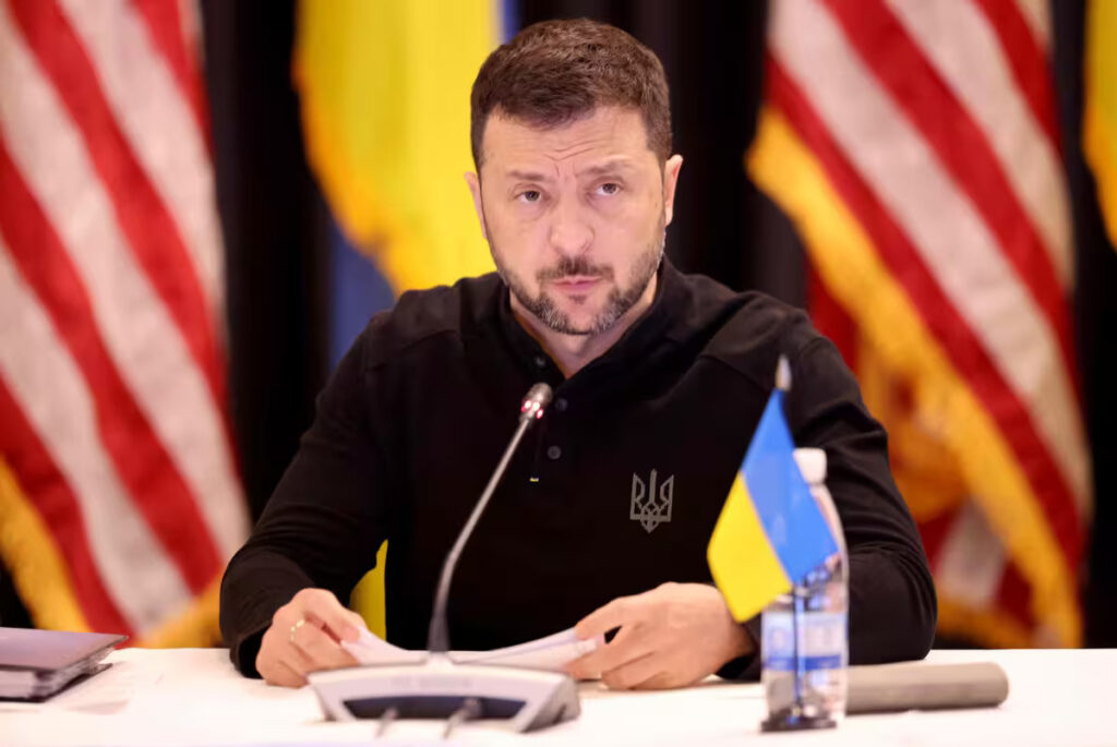 Tentative d'assassinat présumée de Trump : le président Zelensky sort du silence et condamne...