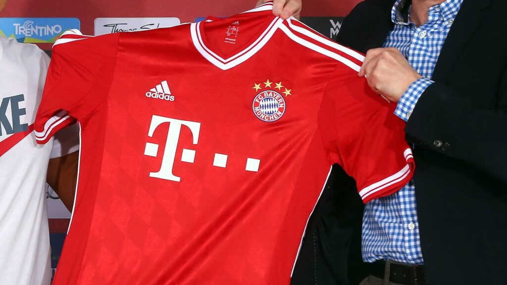 Bundesliga : incroyable, ce joueur sauvagement tabassé pour avoir porté le maillot du Bayern