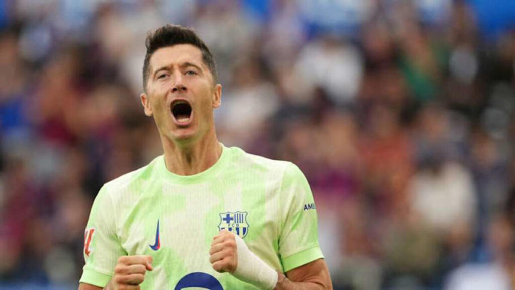 Liga : le Barça marche sur Alaves, Lewandoswski inarrêtable