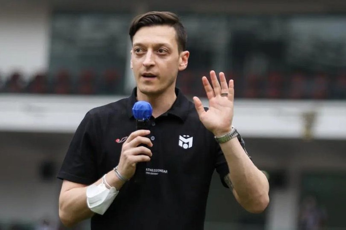 Özil