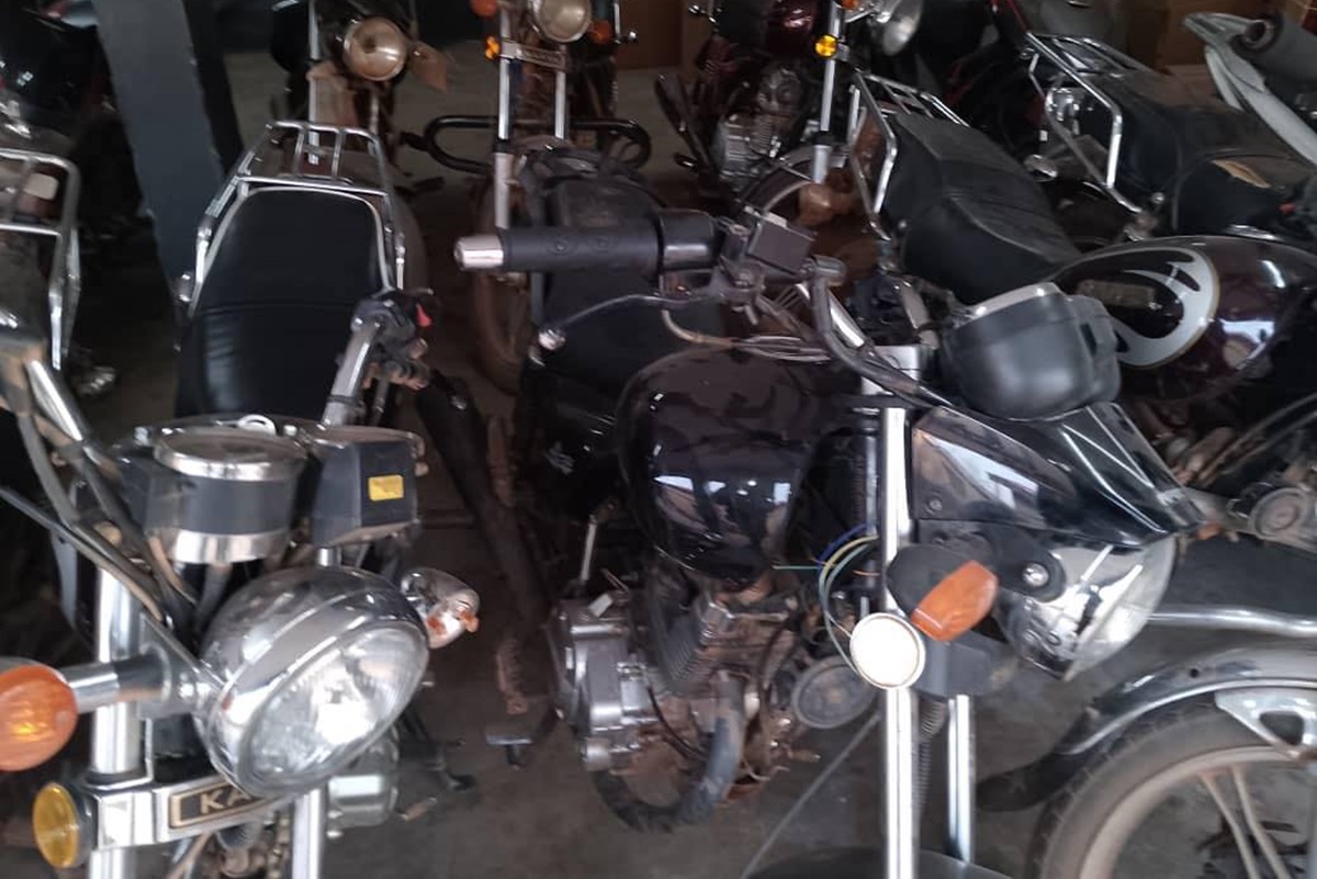 voleurs de motos Dozos Côte d'Ivoire : les autorités saisissent plus de 100 motos à...