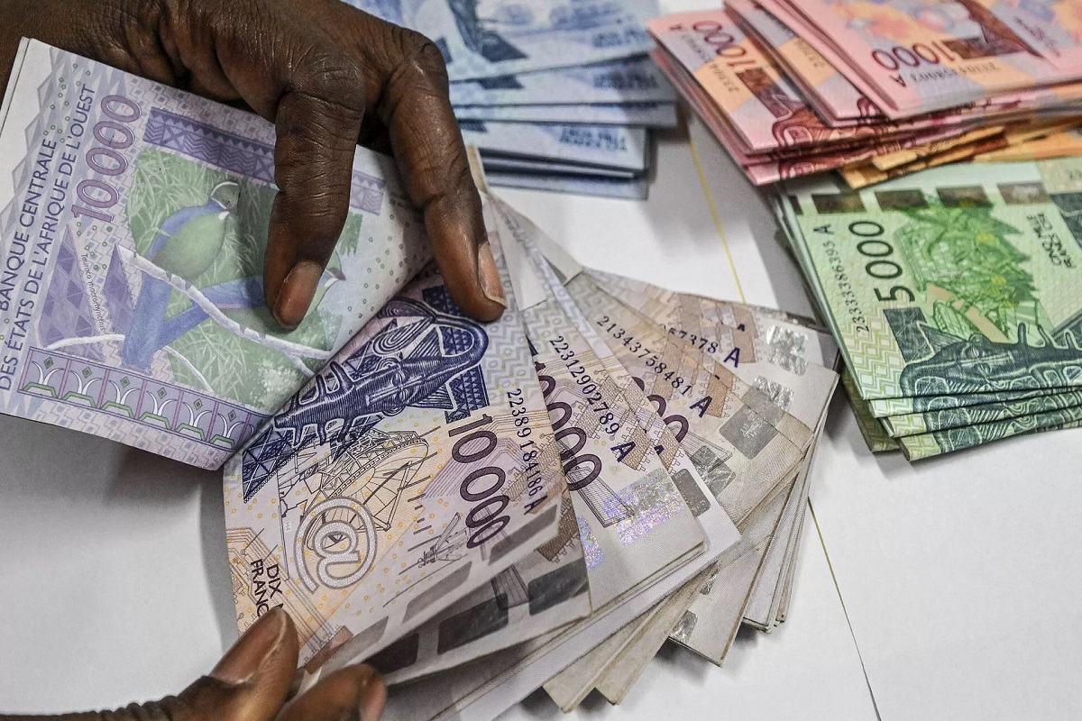 Ce pays d'Afrique du Nord débloque une prime de 3 milliards pour ces travailleurs 4300 milliards : Ce pays d'Afrique du Nord annonce un partenariat juteux avec le Qatar Ce pays d'Afrique du Nord va recevoir 2600 milliards de l'Europe Ce pays d'Afrique du Nord décroche 5000 milliards pour la production d'énergie verte 16500 milliards : ce pays d'Afrique du Nord reçoit un gros pactole de ses ressortissants à l'étranger 100 000 milliards par an : ce pays d'Afrique du Nord lutte pour intégrer le top 50 des exportateurs mondiaux F CFA e-commerce Ce pays d'Afrique du Nord débourse 13 milliards dans la construction de routes et de logements pays d'Afrique du nord