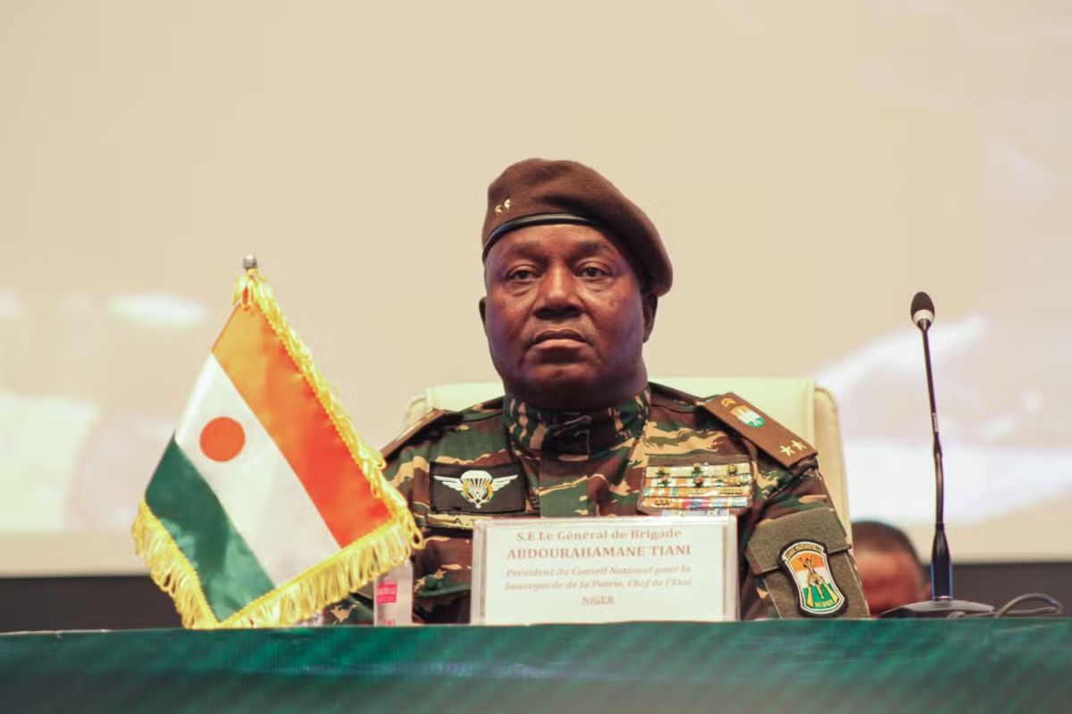 ‎Niger : le général Tiani suspend l'exportation de...
