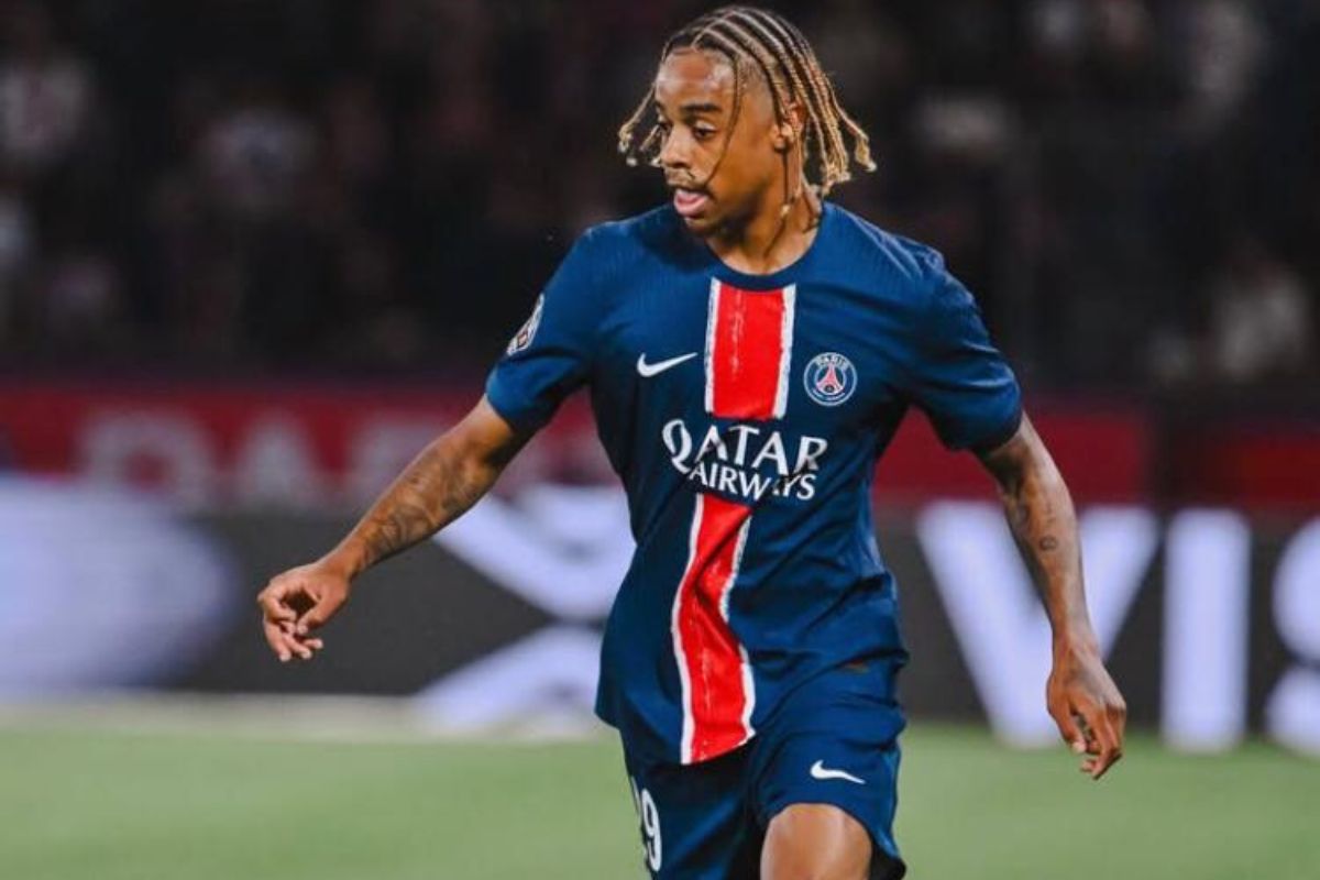 Coup de tonnerre au PSG : Barcola chipé par un cador de Premier League ?