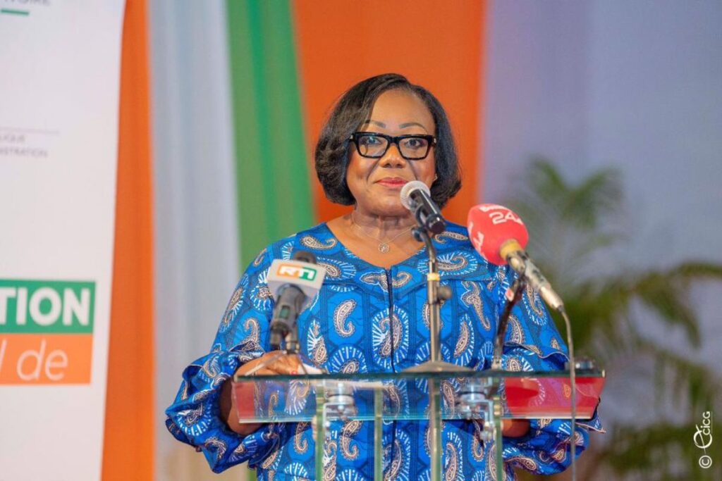 Côte d’Ivoire “Évitez d’être des chasseurs de…”, le message de la ministre Anne Ouloto aux fonctionnaires