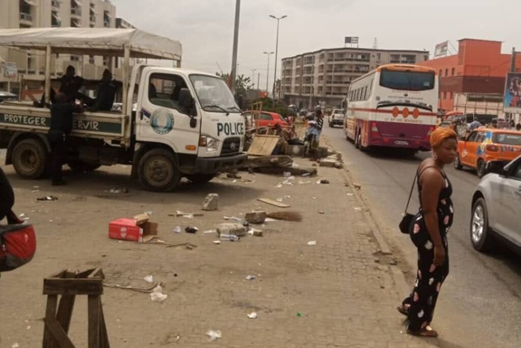 Côte d'Ivoire le maire de Yopougon lance une opération musclée pour libérer les voies publiques