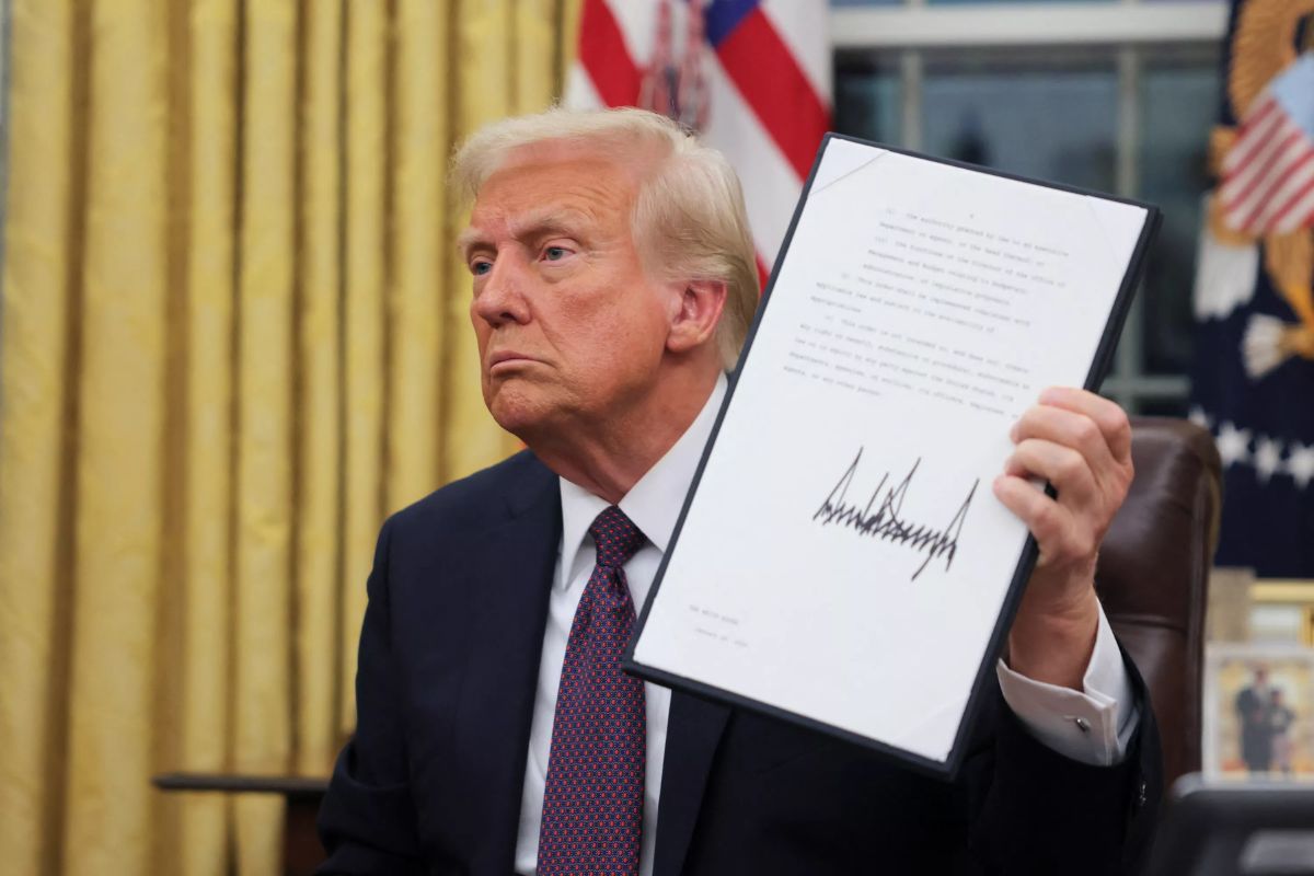 Commerce international : mauvaise nouvelle, Donald Trump décrète une nouvelle taxe mondiale de plus de...