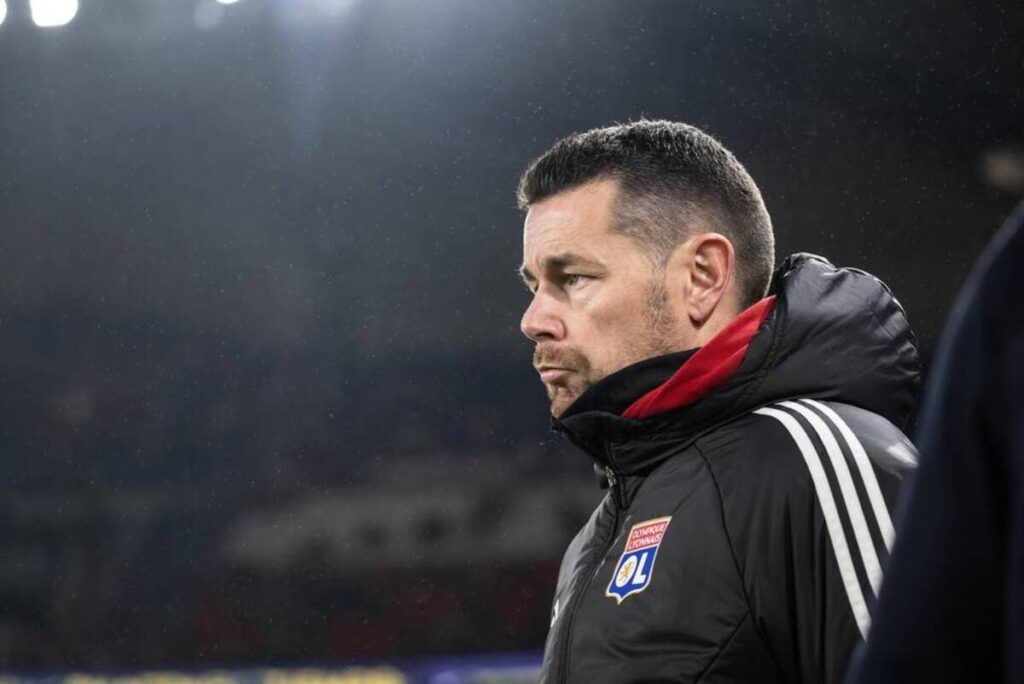 Ligue 1 OL quelques heures après le départ de Pierre Sage, le club tient déjà son nouvel entraîneur