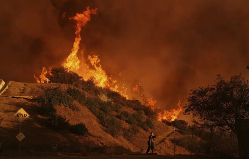 Loin de s'arrêter, les flammes consument Los Angeles et augmentent le nombre de mort