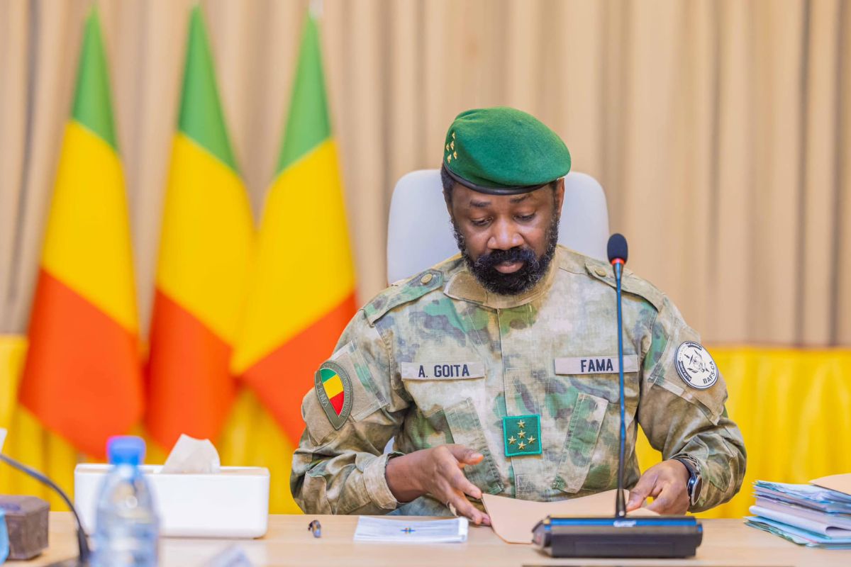 Mali : le général Assimi Goïta durcit le ton et prolonge le gel des avoirs des...