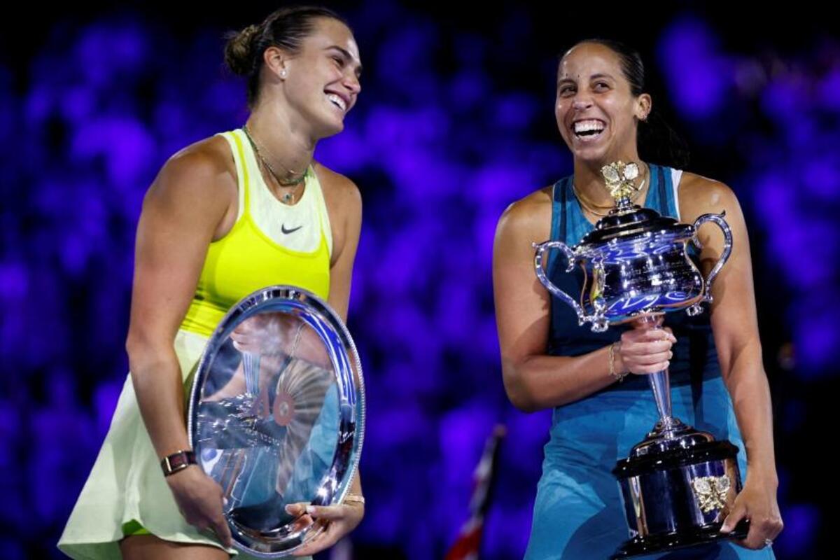 US Open d'Australie : elle fait semblant de pi$$er sur son trophée ; voici ce qui se passe ensuite