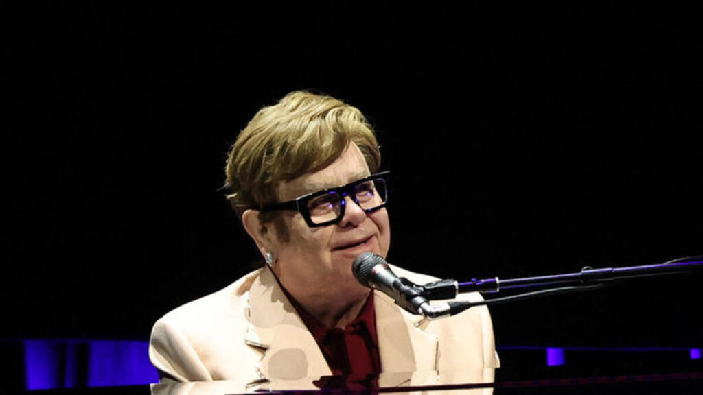 A 77 ans Elton John, l'auteur du tube "Sacrifice" annonce un nouvel  album
