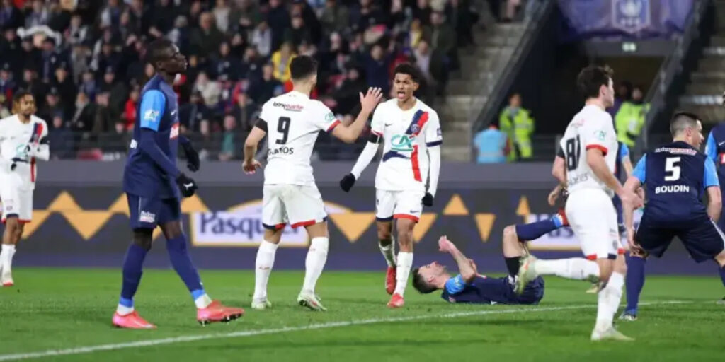 « Ils défendent comme des chiens » ; l’entraîneur de Saint-Brieuc loue le PSG malgré la lourde défaite de son équipe