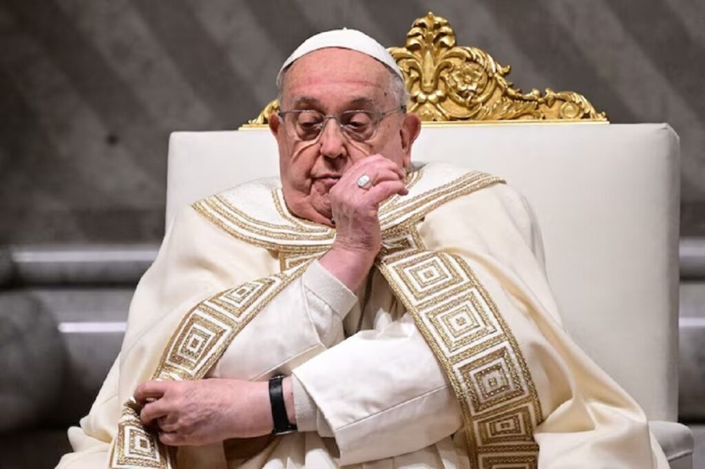 Pape François : le souverain pontife, très affaibli, entre dans sa quatrième semaine d'hospitalisation