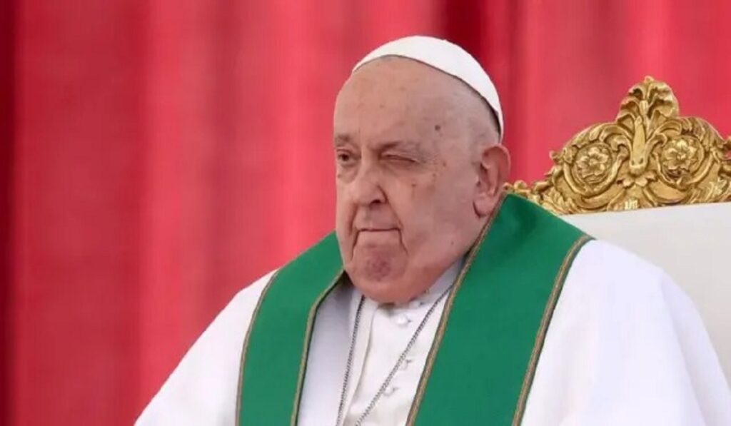 Bonne pour le pape François ; le souverain pontife a passé une…