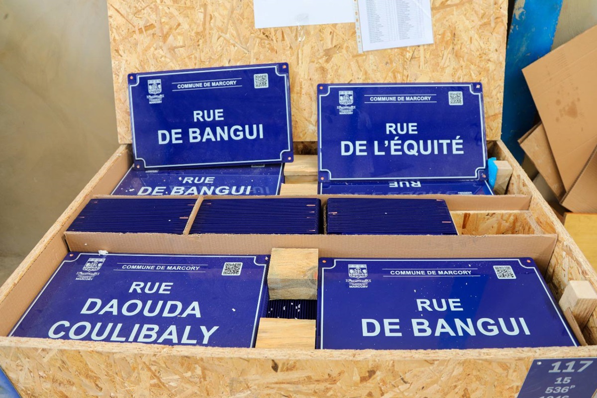 Côte d'Ivoire 9000 plaques d’adressage réceptionnées pour les rues d’Abidjan