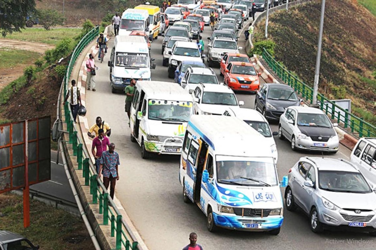 Côte d'Ivoire / CEPE, BEPC, BAC : la DECO demande aux transporteurs de... Côte d'Ivoire à compter de fin mars 2025, les Gbaka seront interdits dans cette commune d'Abidjan