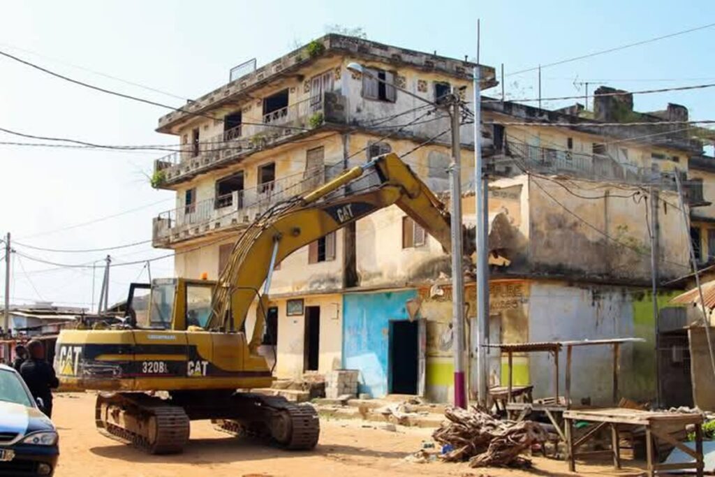 Côte d'Ivoire les autorités démolissent 6 bâtiments à étages