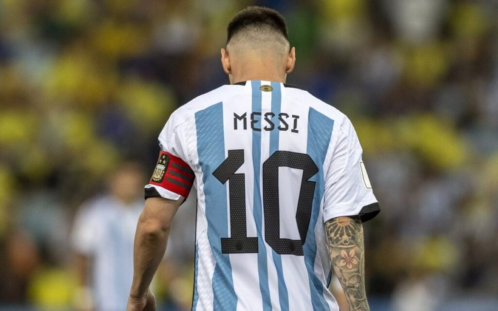 "On sait tous qu'ils ont donné la Coupe du monde à Messi"