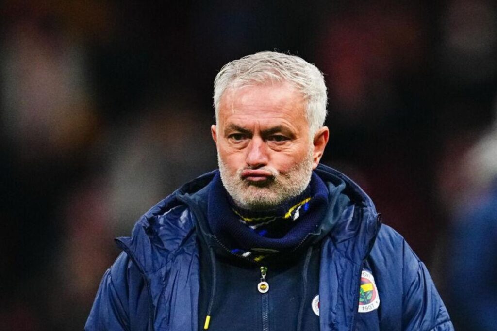 José Mourinho sort les griffes contre son accusation de racisme