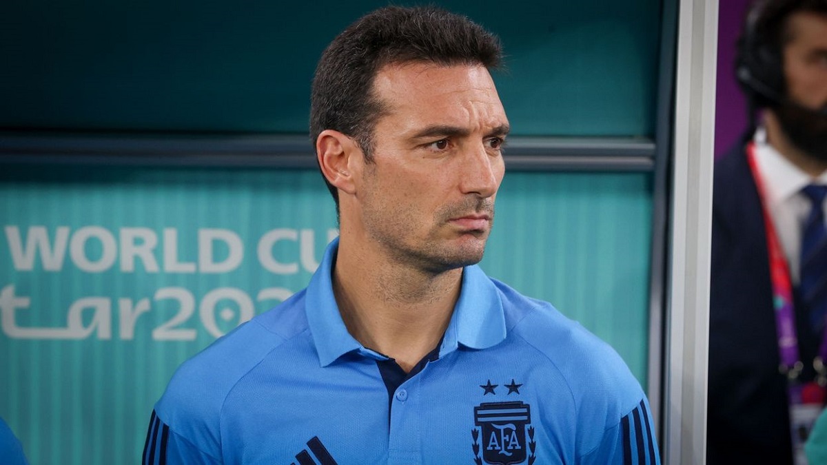 Lionel Scaloni supporters
