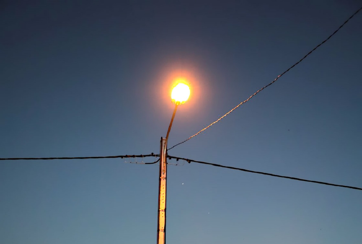Togo 50 000 lampadaires solaires illuminent ...
