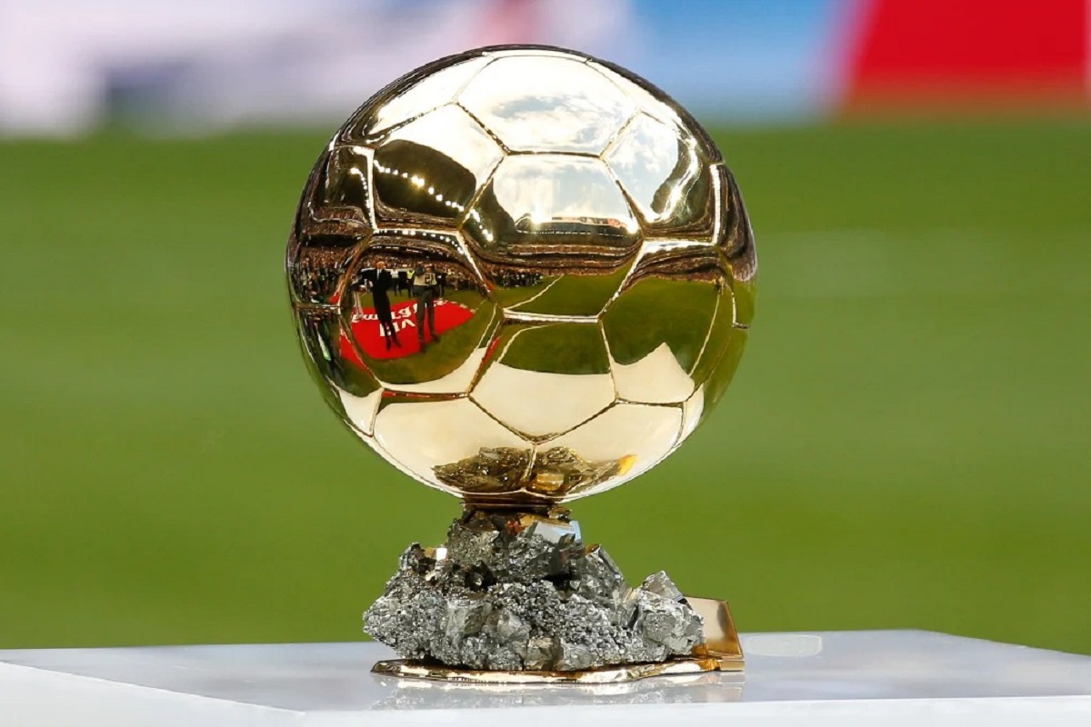 ballon-d-or-pour-la-premi-re-fois-dans-l-histoire-le-troph-e-mis-en