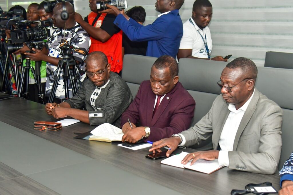 Côte d'Ivoire Grève des enseignants 3 ministres font face aux responsables des syndicats