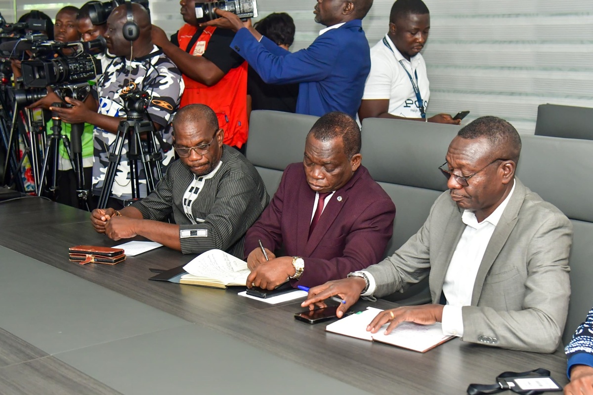 Côte d'Ivoire Grève des enseignants 3 ministres font face aux responsables des syndicats