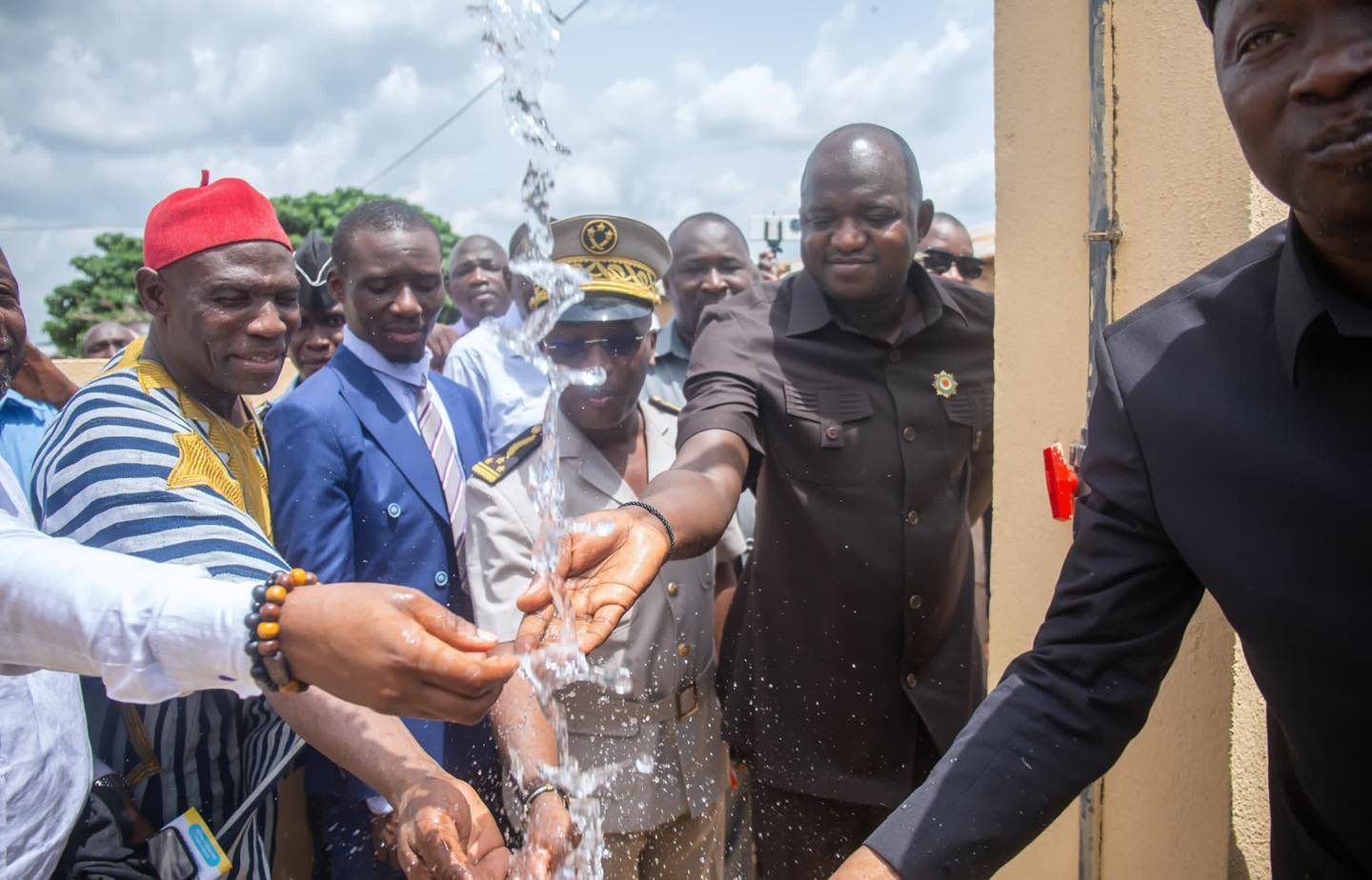 Côte d'Ivoire l’eau potable coule désormais à...