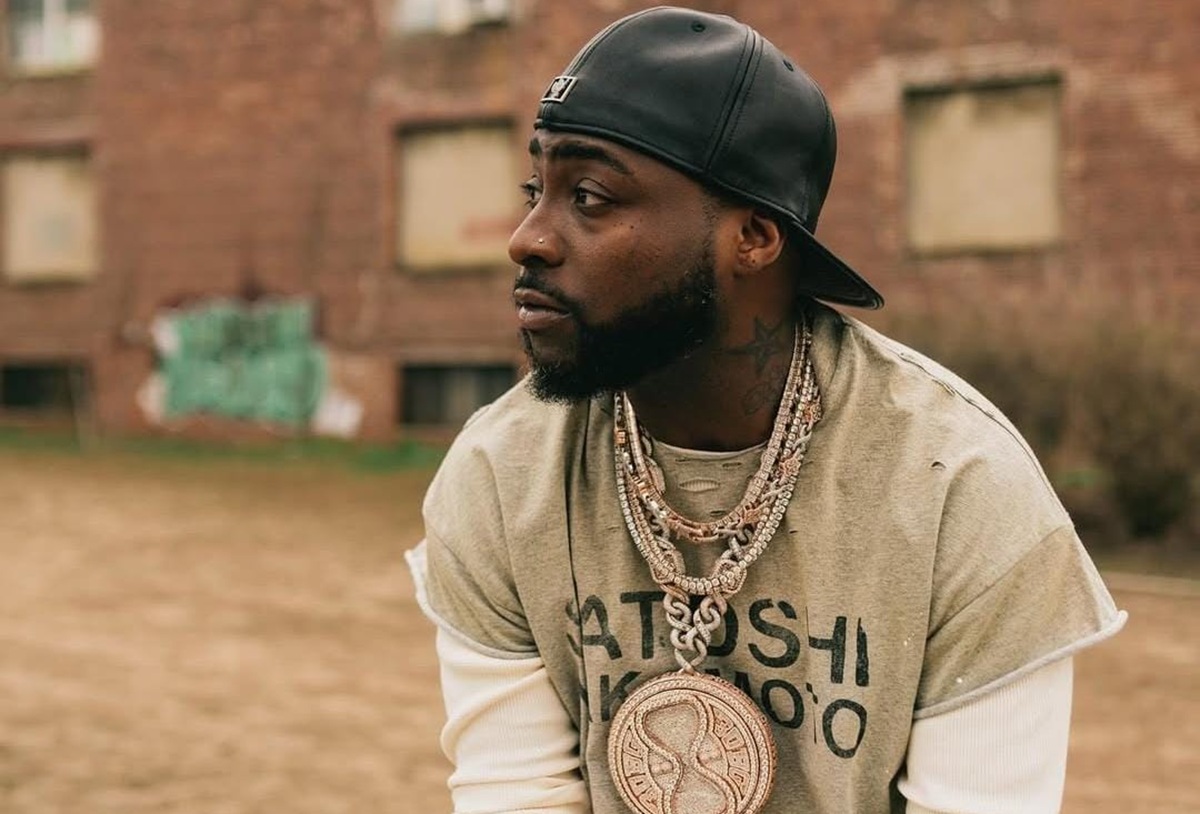 Une adolescente de 13 ans affirme être la fille biologique de la superstar nigériane Davido, elle demande officiellement la...