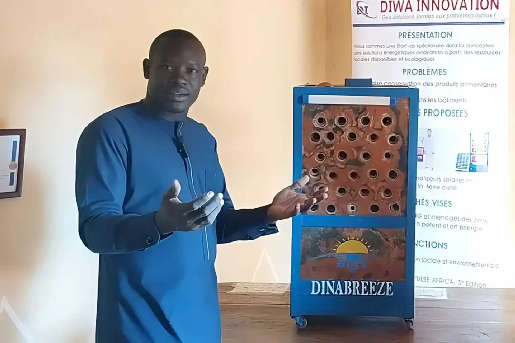 Du jamais vu, l’invention d’un climatiseur solaire en terre cuite par un Africain enflamme la toile