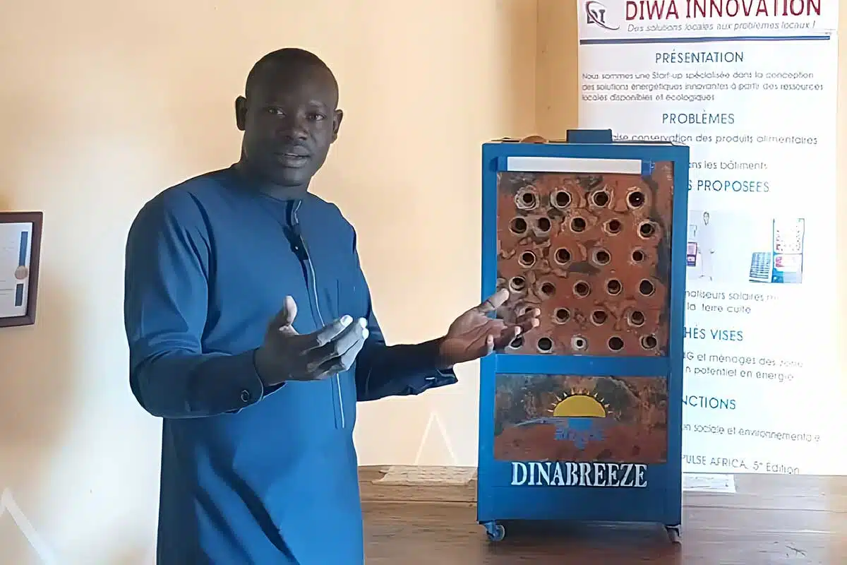 Du jamais vu, l’invention d’un climatiseur solaire en terre cuite par un Africain enflamme la toile