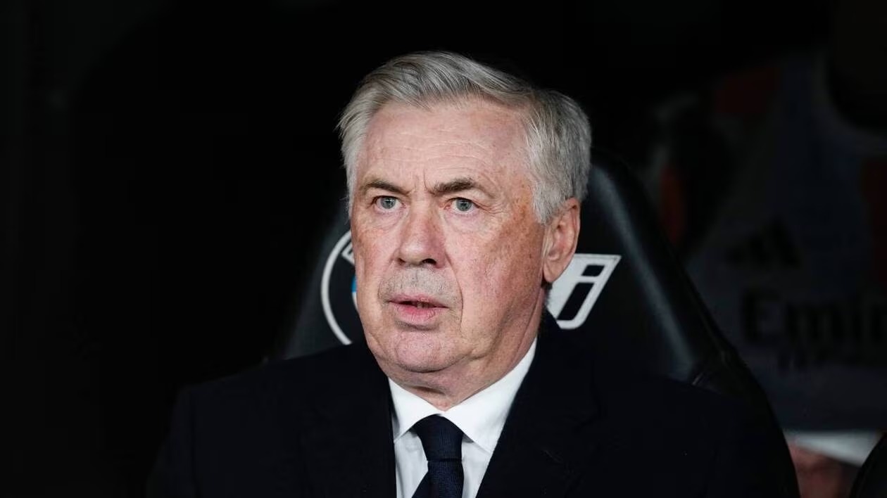 Carlo Ancelotti Majorque Carlo Ancelotti fait une grosse révélation : "Il faut d’abord goûter au banc pour être titulaire au..."