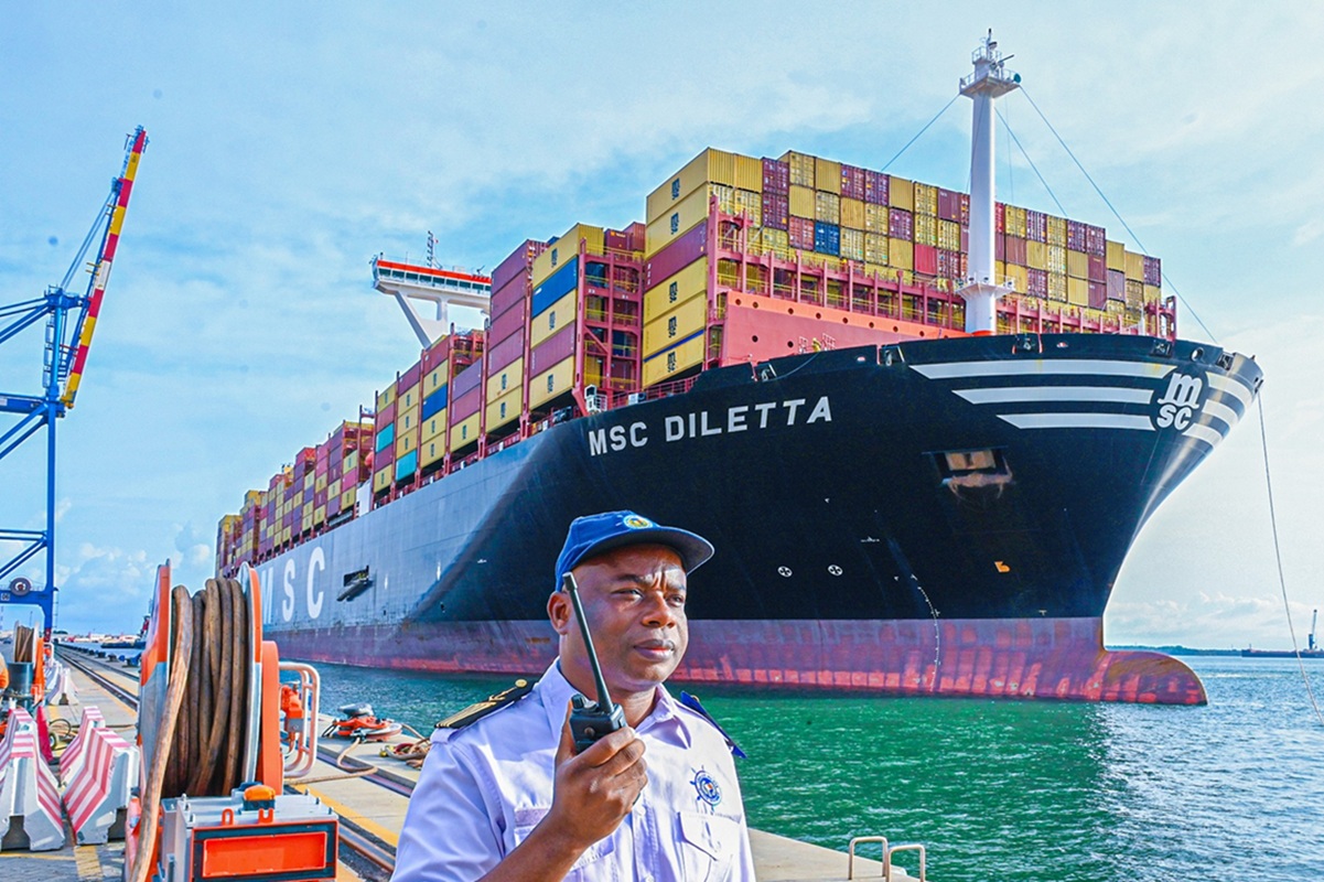 Incroyable ! Le port d'Abidjan réussit l'accostage du navire géant MSC Diletta