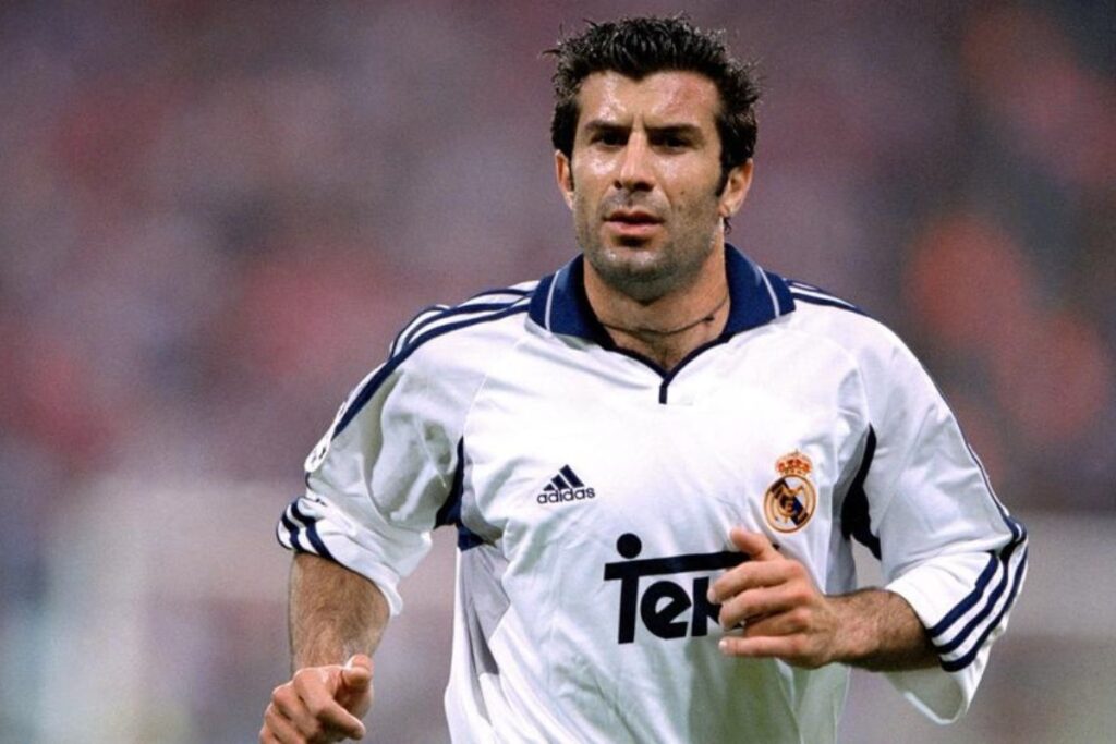 Real Madrid “On savait qu’ils allaient me tuer ou me…”, Luis Figo évoque son retour au Barça