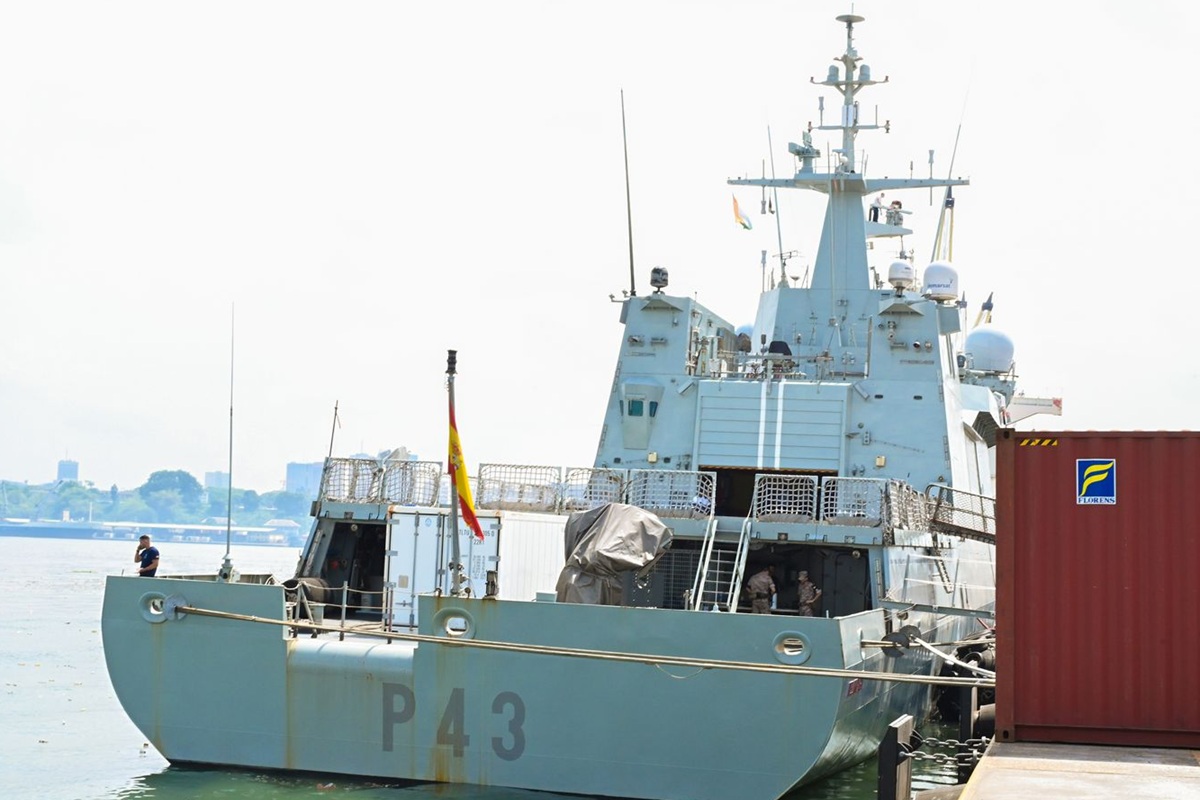 Un patrouilleur espagnol débarque au port d'Abidjan