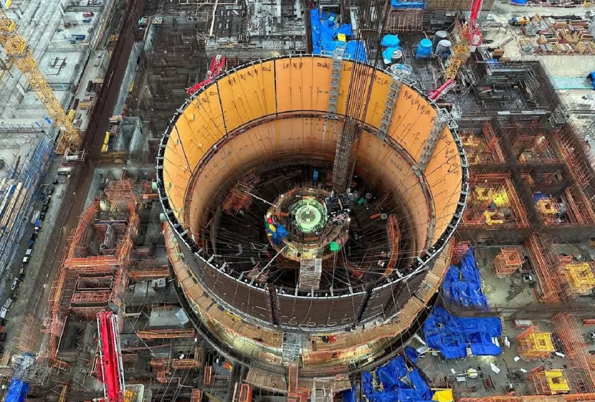 Le Caire, avril 2025 – L’Égypte s’apprête à marquer un tournant historique dans le domaine de l’énergie nucléaire avec la construction, à El-Dabaa sur la côte méditerranéenne, de la plus vaste centrale nucléaire au monde en termes de superficie géographique.