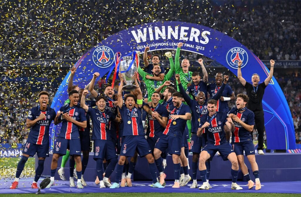Après avoir battu l'Inter Milan, le PSG devient le premier club de l'histoire de la LDC à ...