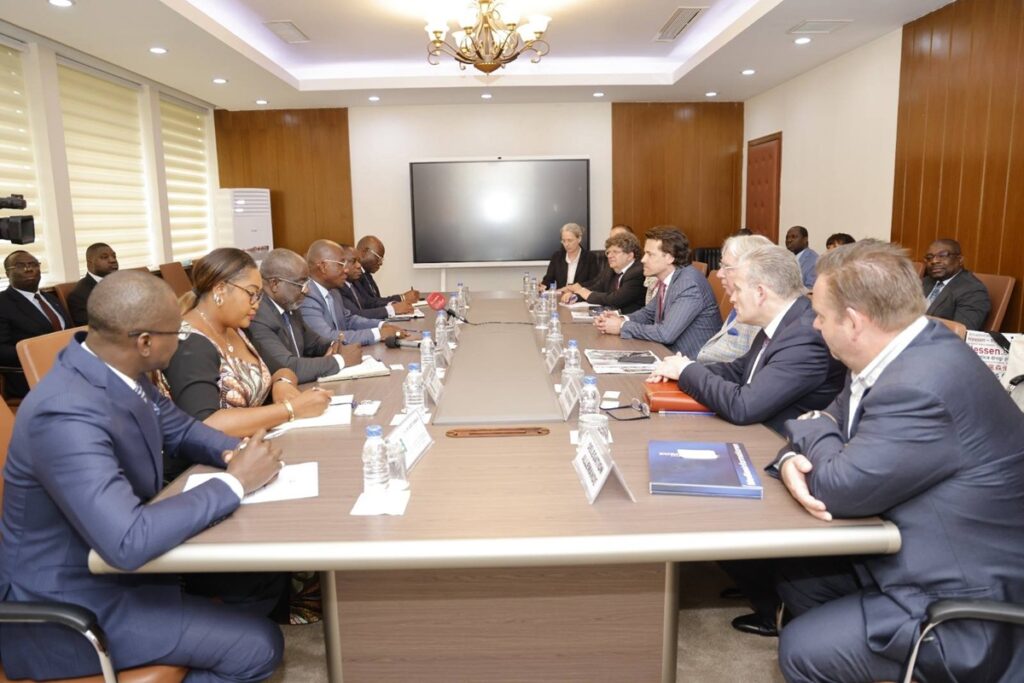 Côte d'Ivoire des hommes d'affaires allemands débarquent au ministère des Affaires étrangères