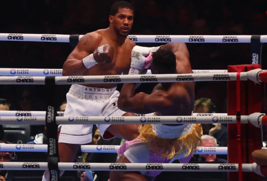 Francis Ngannou écarte Anthony Joshua Je pense que le meilleur frappeur que j’ai affronté jusqu'à présent, c'est...