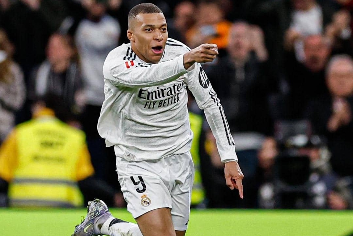 Après Cristiano Ronaldo, Kylian Mbappé devient le premier joueur à... Le 40e but spectaculaire de Mbappé avec le Real Madrid, la course au Ballon d’Or plus que jamais...