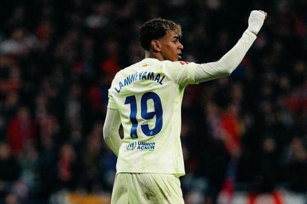 Lamine Yamal fait une grosse promesse aux fans du Barça et signe “Je la tiendrai”