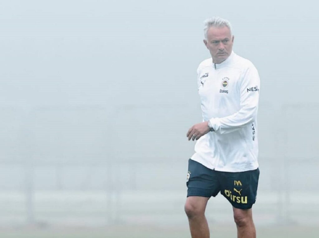 Mercato Plus de 49 milliards de Fcfa José Mourinho pousse pour recruter ce Ballon d'Or africain