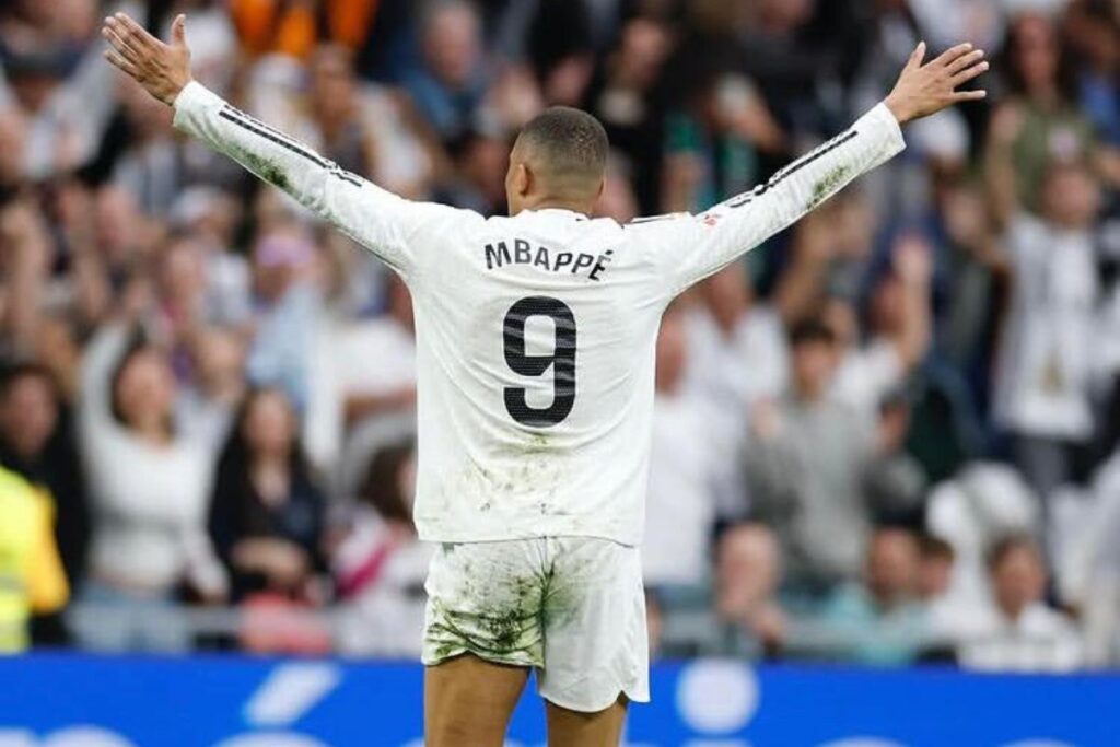Real Madrid le joueur qui portera désormais le numéro 9 est…
