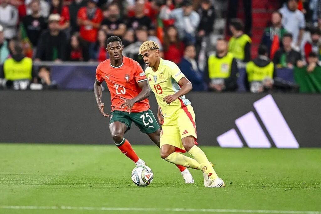 Ballon d'Or Nuno Mendes réduit les chances de Lamine Yamal de décrocher le titre et le prive de...
